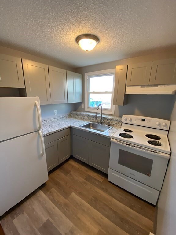 280 Dover St unit 1, Fall River, MA 02721 - photo 3