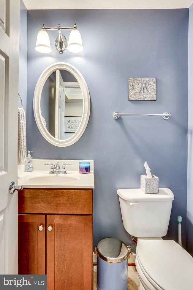 4117 S Four Mile Run Dr unit B, Arlington, VA 22204 - photo 7