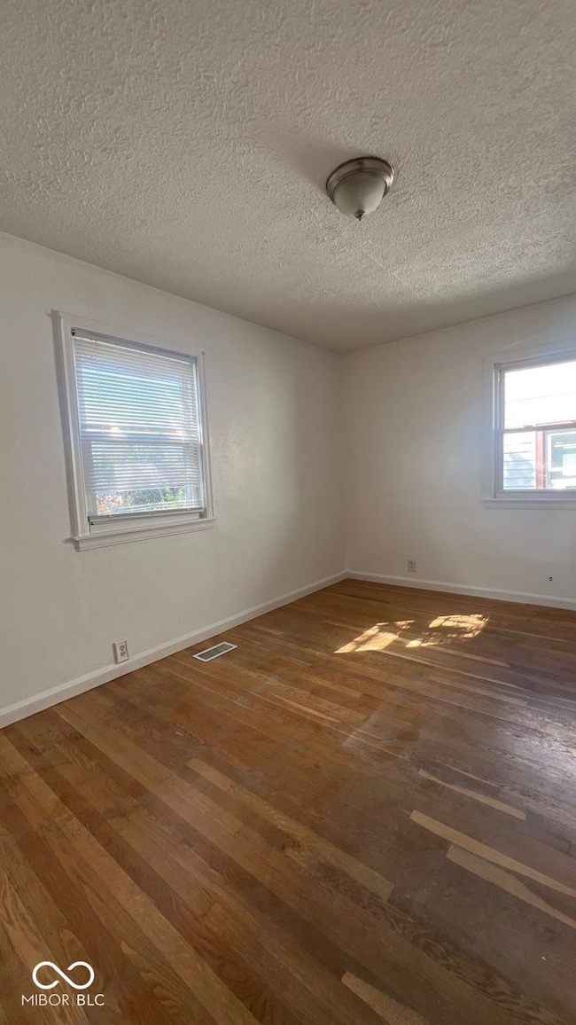 141 N 6th Ave, Beech Grove, IN 46107 - photo 5