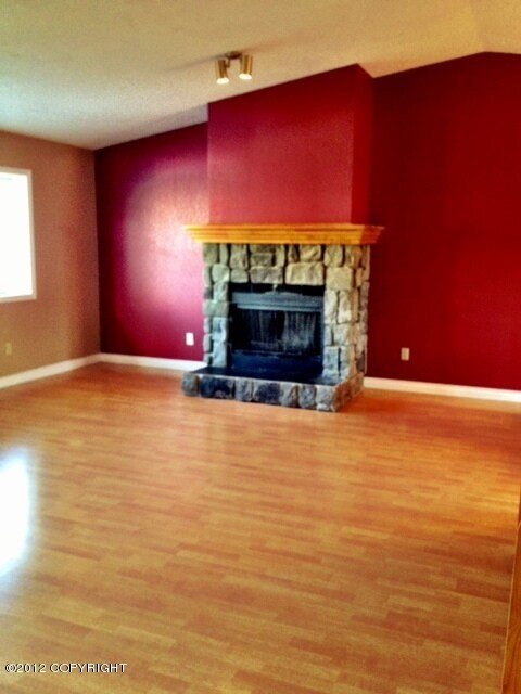 Custom paint colors and laminate floors