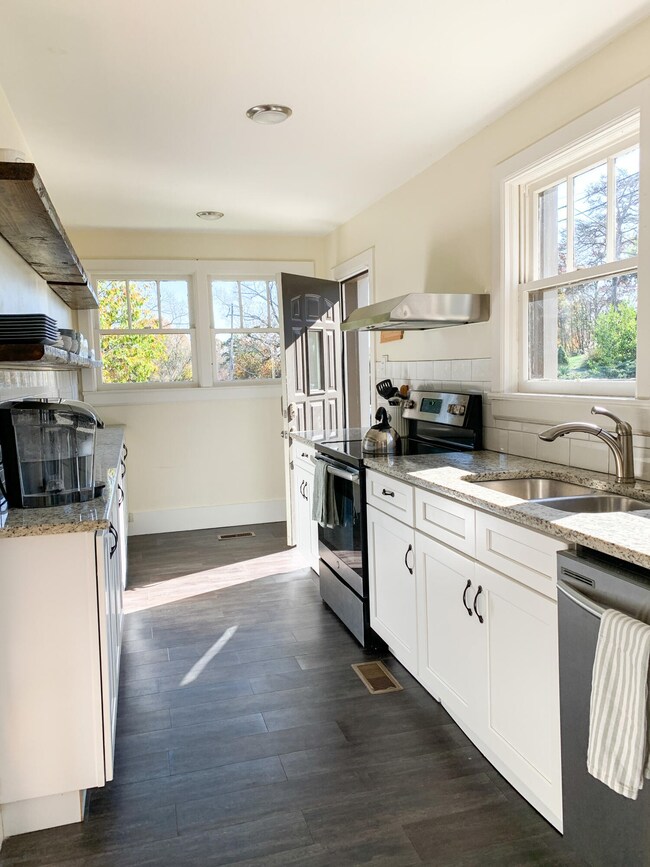 1124 S Crest Rd, Rossville, GA 30741 - photo 6