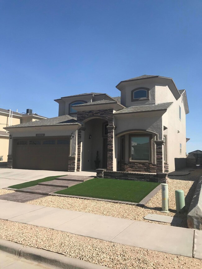 13832 Lago Vista Ave, Horizon City, TX 79928 - photo 3