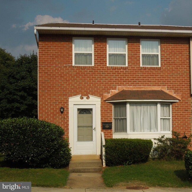 128 Key Pkwy, Frederick, MD 21702 - photo 2