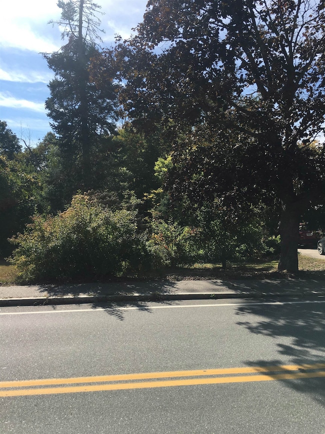 436 Elm St, Laconia, NH 03246 - photo 5