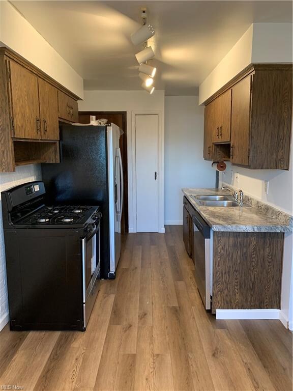 30210 Twin Lakes Dr, Wickliffe, OH 44092 - photo 3