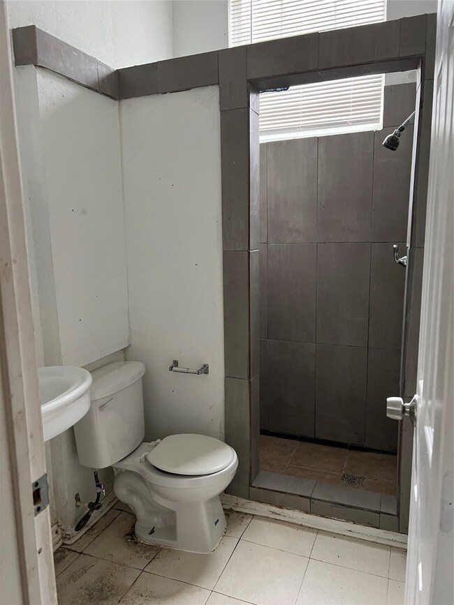 7136 Eastwood St, Houston, TX 77021 - photo 7