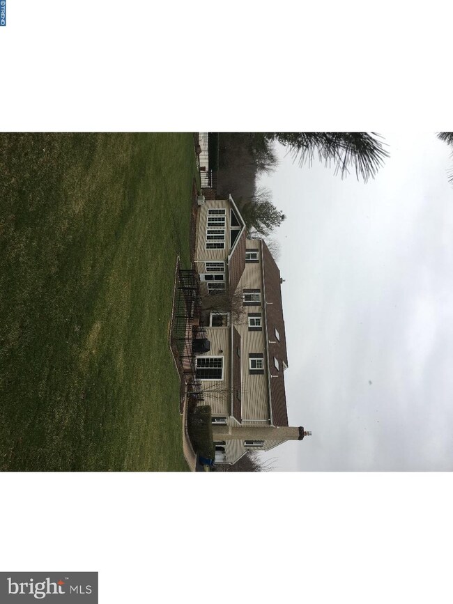 782 Shearer St, North Wales, PA 19454 - photo 2