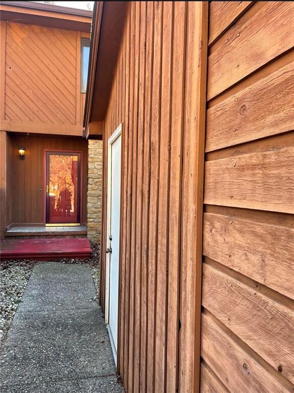 3165 Sycamore Dr, Columbus, IN 47203 - photo 3