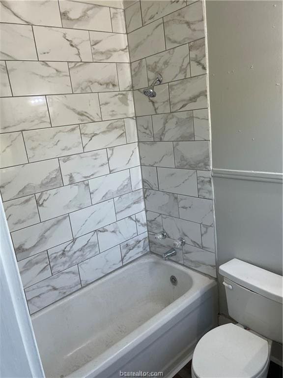 Full bath with toilet and bathing tub / shower com