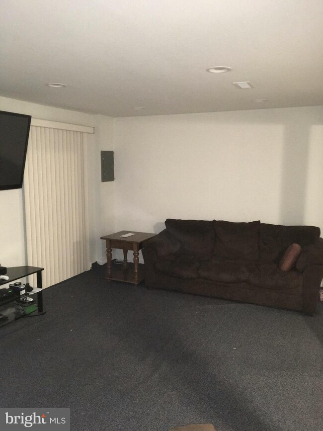 6032 Saint Moritz Dr, Temple Hills, MD 20748 - photo 5