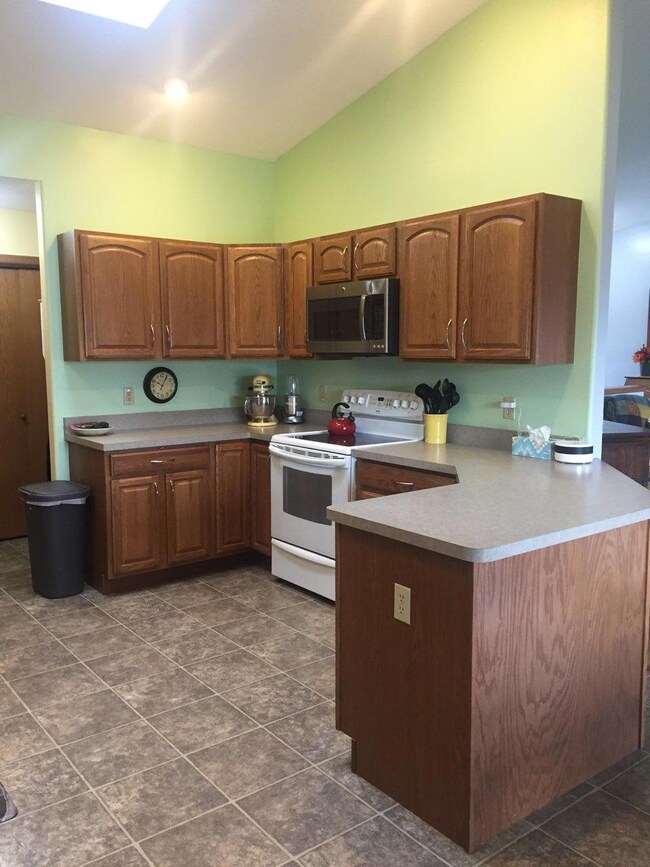 2110 Lancaster Loop, Pierre, SD 57501 - photo 3