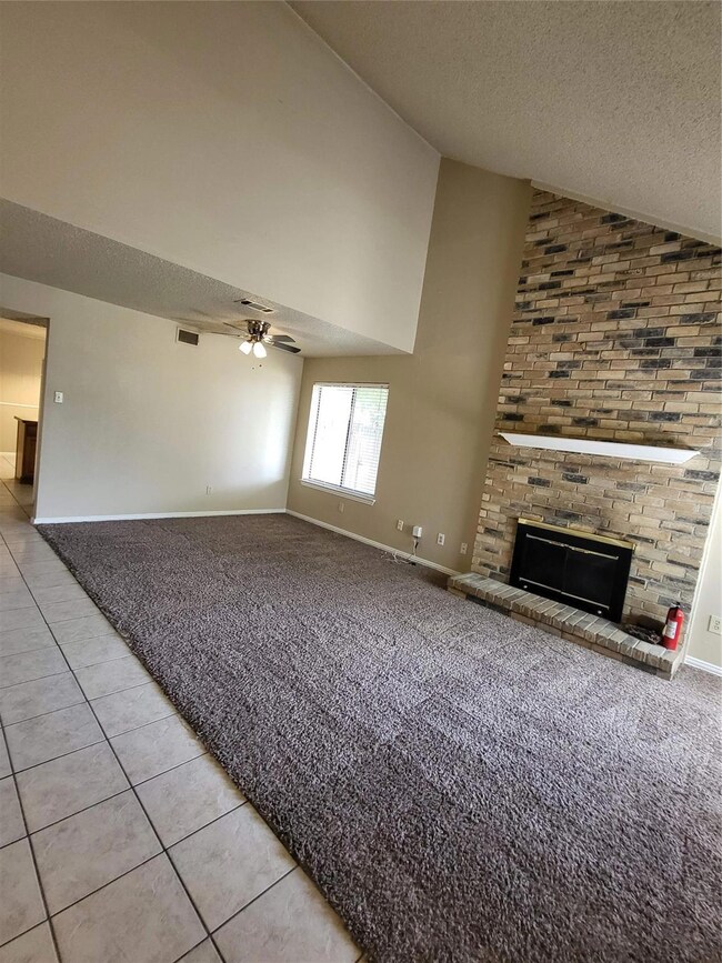 2136 Loma Verde Dr, Bedford, TX 76021 - photo 3