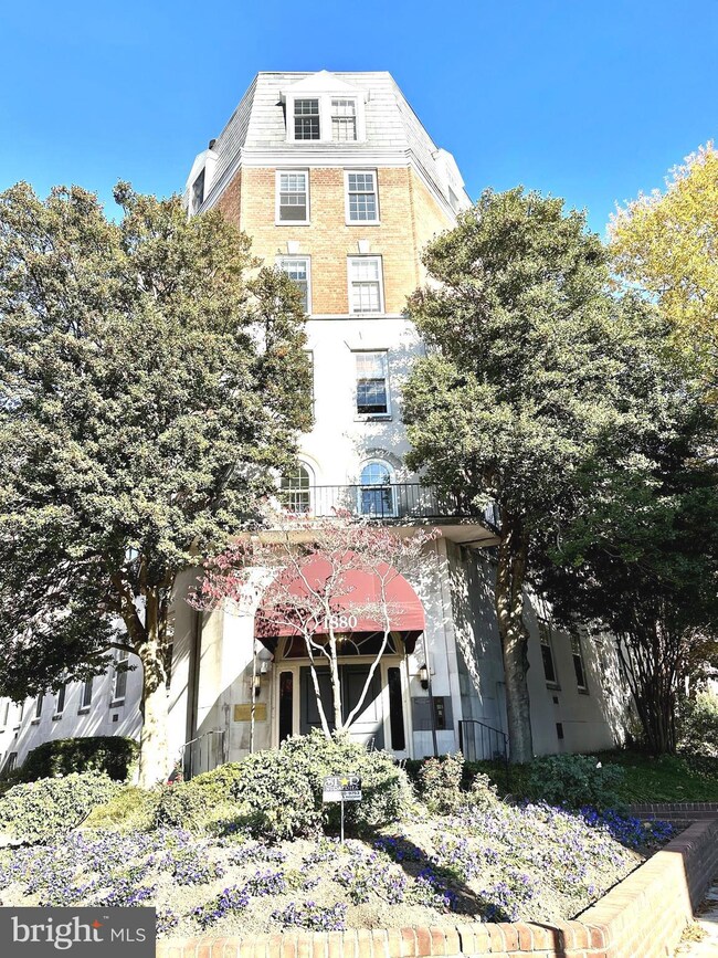 1880 Columbia Rd NW unit 502, Washington, DC 20009 - photo 3