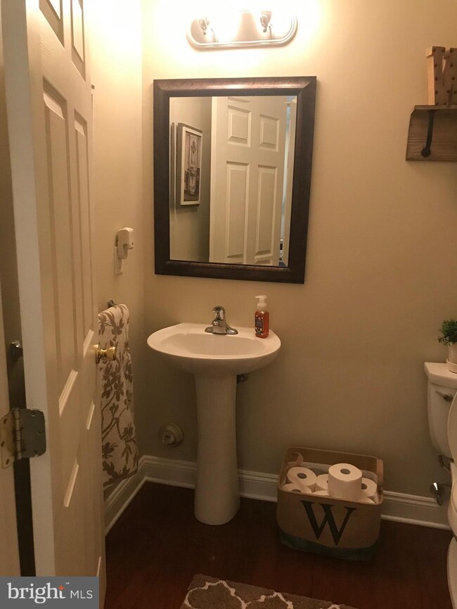 111 Sansom Ln, Woodbury, NJ 08096 - photo 4