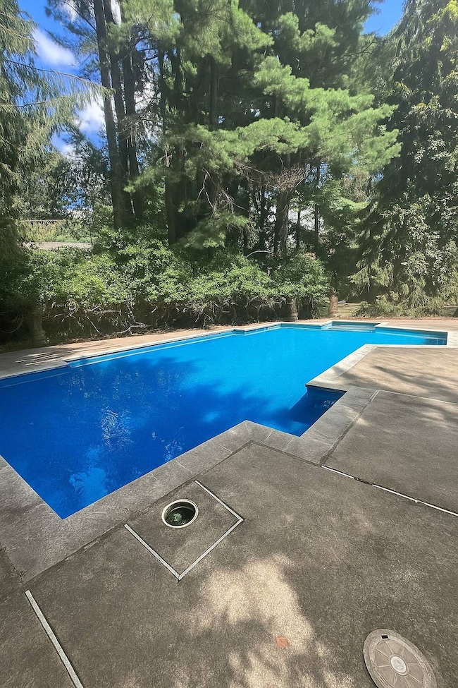 11704 Woodland Dr, Lutherville Timonium, MD 21093 - photo 4