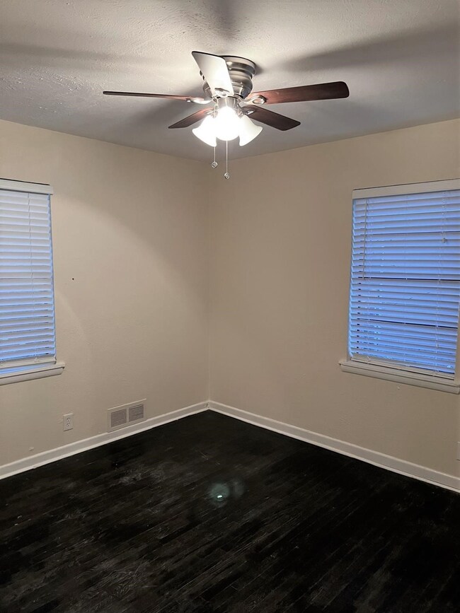 1228 Harrison Ln, Hurst, TX 76053 - photo 3