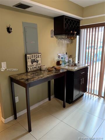 BAR AREA IN KITCHEN