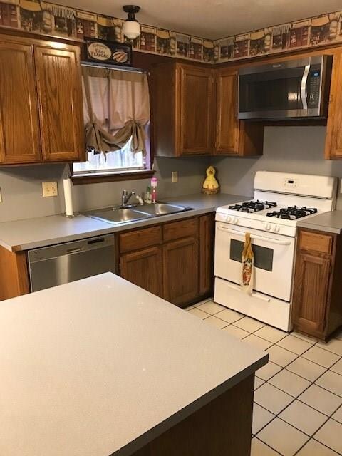 3904 Coopers Hawk Dr, Norman, OK 73072 - photo 2