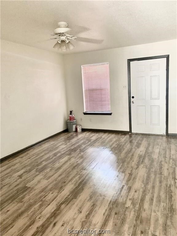 1605 Mossglenn Cir, College Station, TX 77840 - photo 2