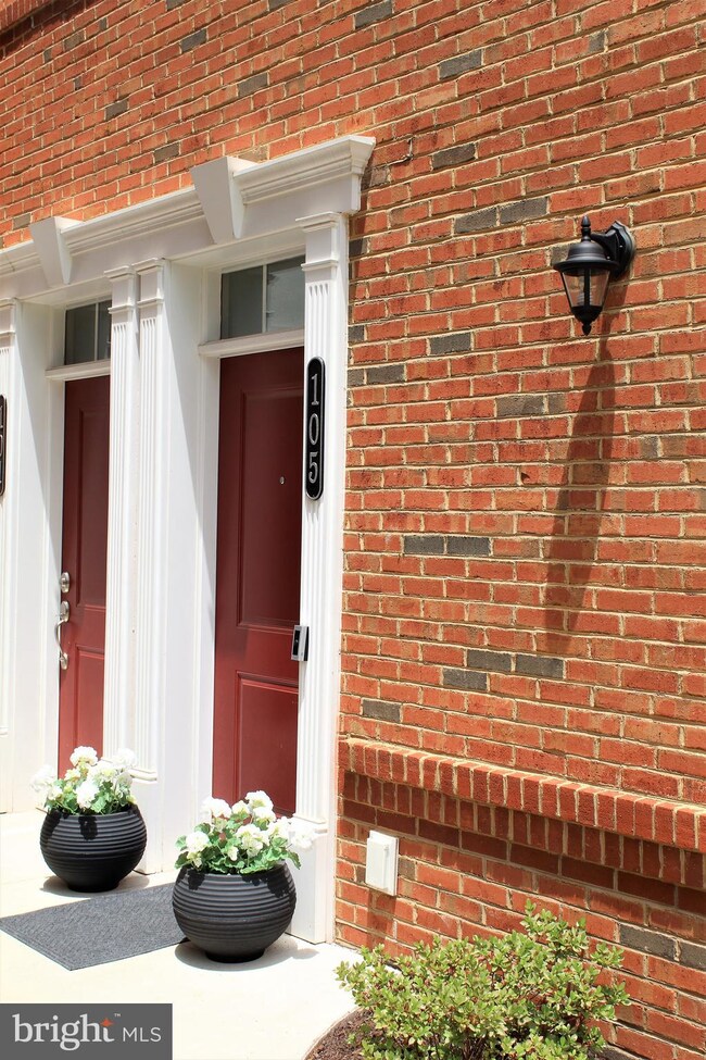43047 Stuarts Glen Terrace unit 105, Ashburn, VA 20148 - photo 3