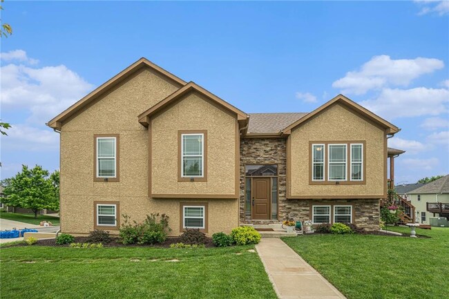 13719 Richland Ave, Bonner Springs, KS 66012 | MLS# HMS2486449 | Homes.com