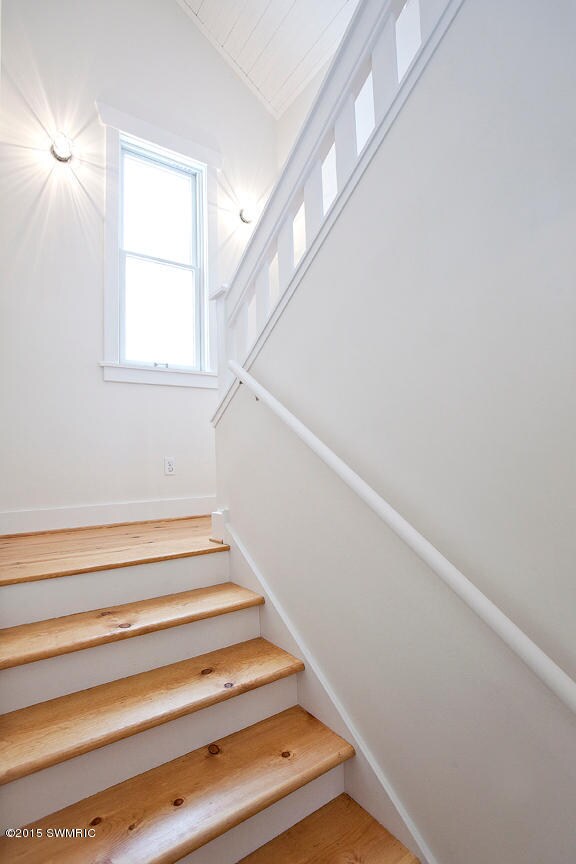 15818 Lakeshore Rd, Union Pier, MI 49129 - photo 6