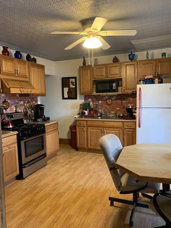 95 Garfield Ave, Revere, MA 02151 - photo 6