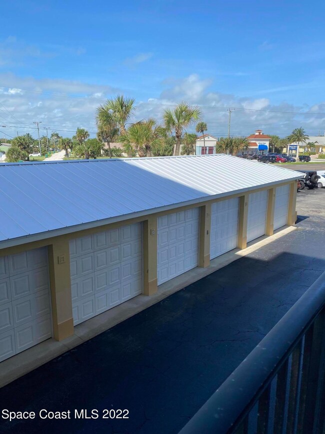 LaPlaya garages