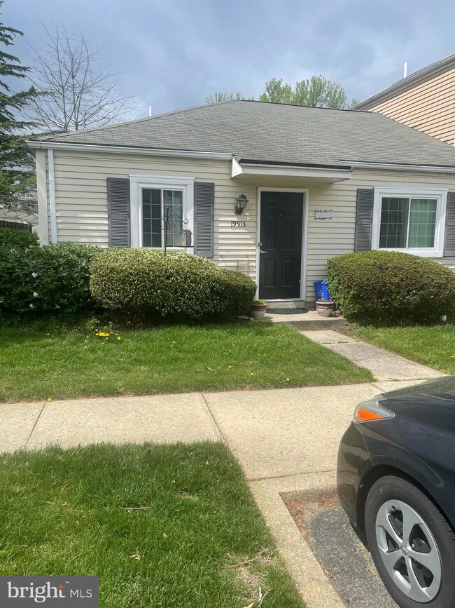19913 Stoney Point Way, Germantown, MD 20876 - photo 2