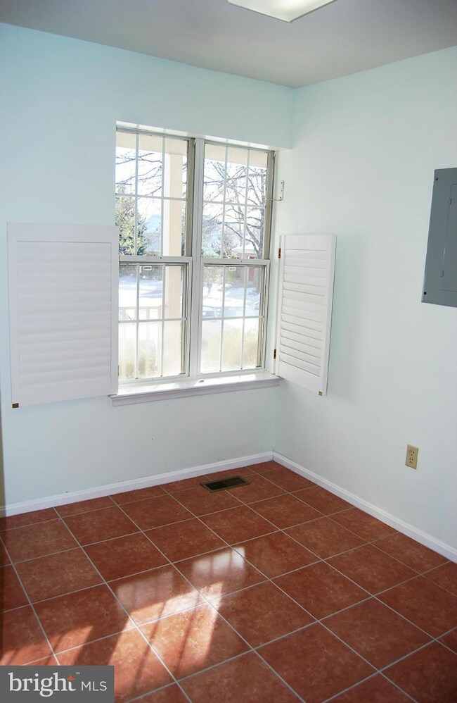 12536 Granite Ridge Dr, North Potomac, MD 20878 - photo 4