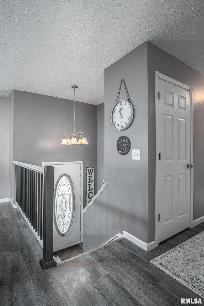 2608 W 58th St, Davenport, IA 52806 - photo 6