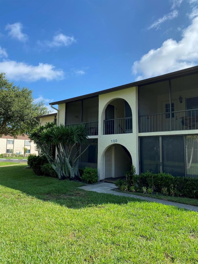 109 Lake Pine Cir unit C-1, Greenacres, FL 33463 - photo 2