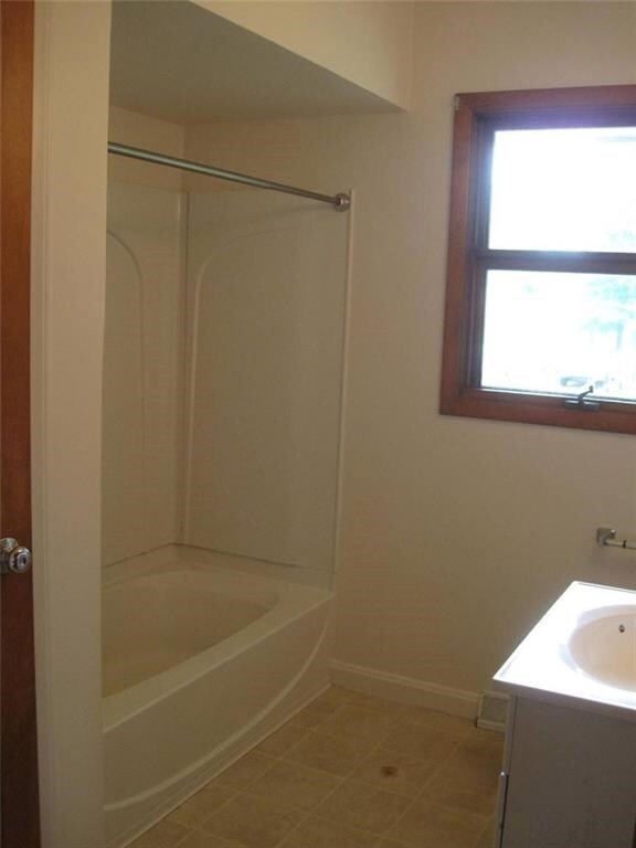 3024 Greeley Ave, Erie, PA 16506 - photo 5