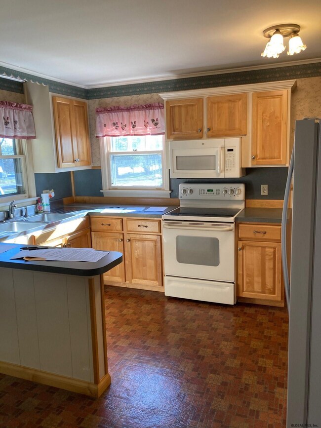 629 Sacandaga Rd, Schenectady, NY 12302 - photo 5