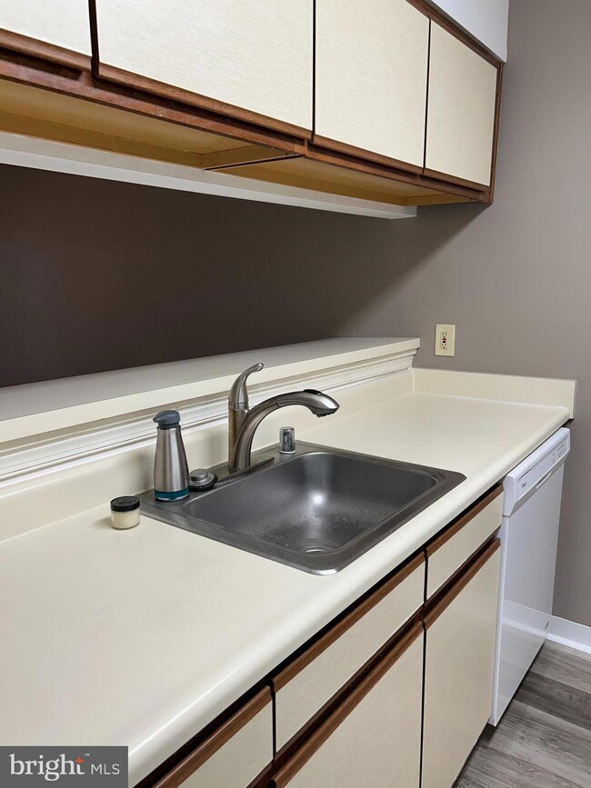 4922 Columbia Rd unit 7, Columbia, MD 21044 - photo 7