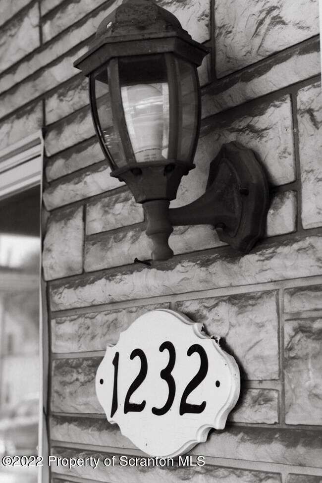 1232 Frieda St, Scranton, PA 18519 - photo 3