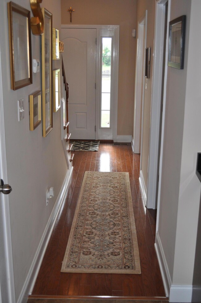 3 Foyer-Entrance