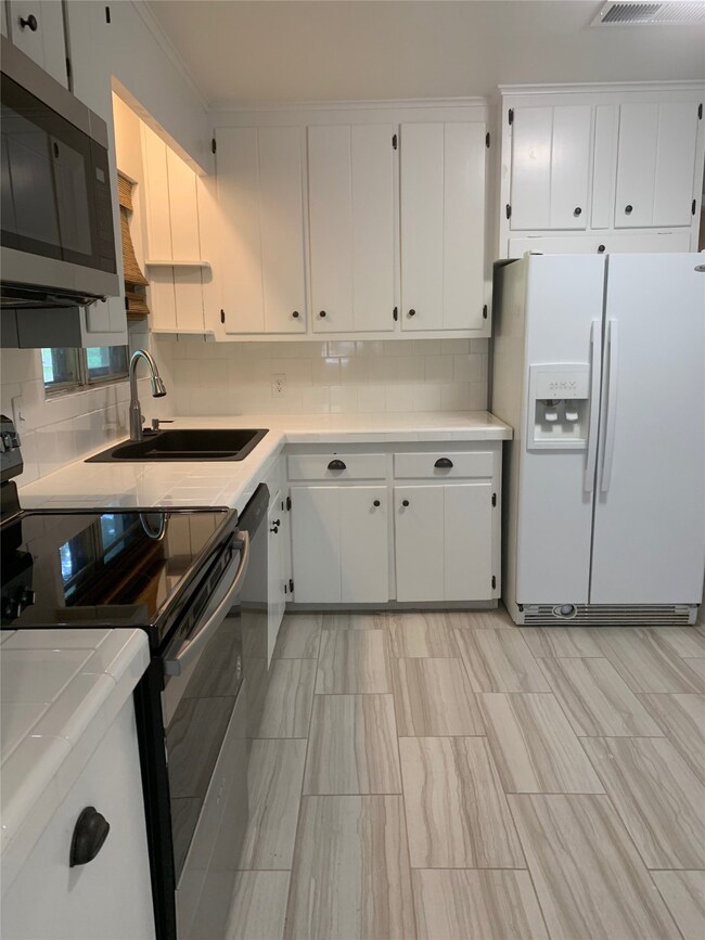 2310 Chantilly Ln, Houston, TX 77018 - photo 6