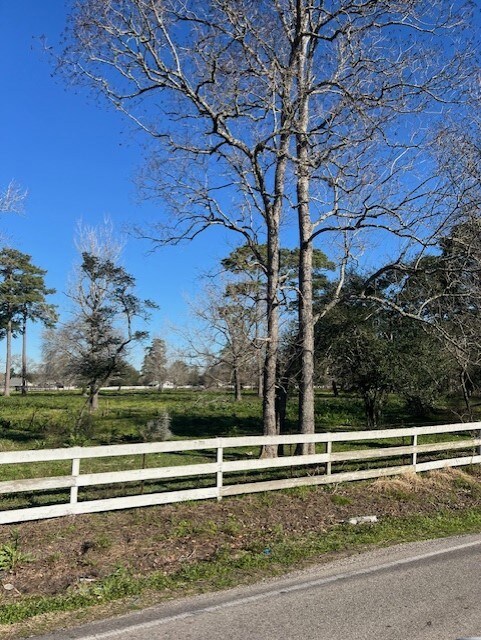 0 E Hufsmith unit 71421107, Tomball, TX 77375 - photo 4