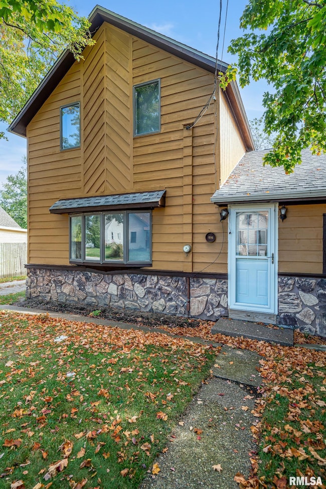 516 N Williams St, Reynolds, IL 61279 - photo 2