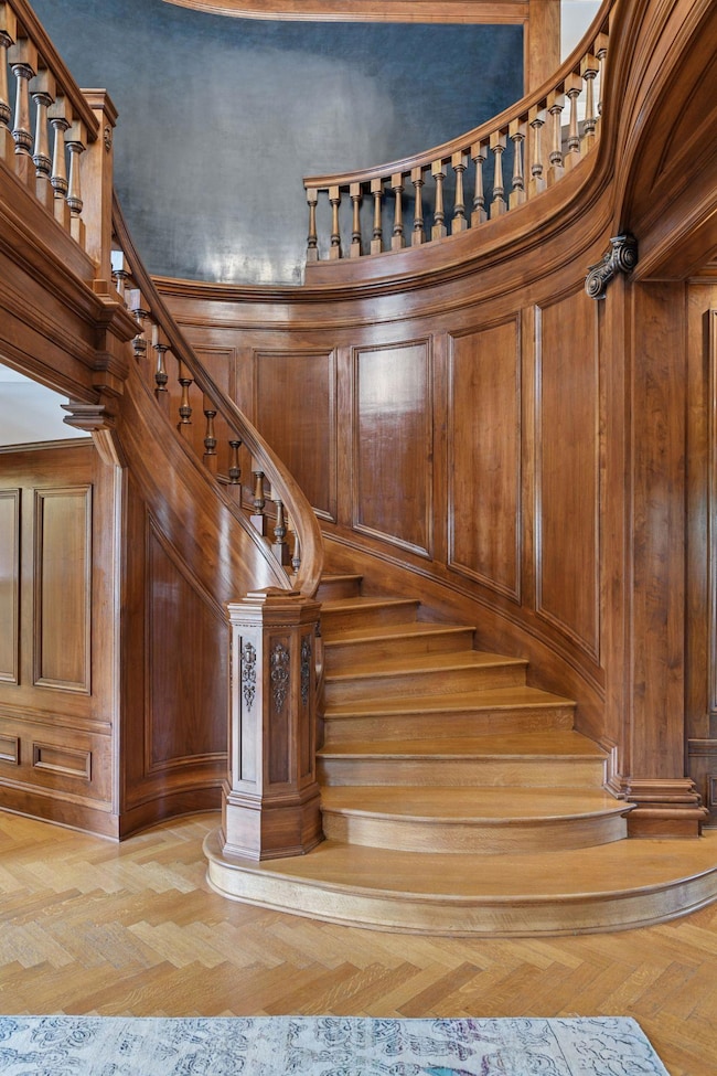 2218 W Lake of the Isles Pkwy, Minneapolis, MN 55405 - photo 4