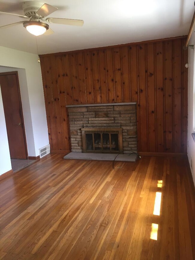 1814 E Cooke Rd, Columbus, OH 43224 - photo 3