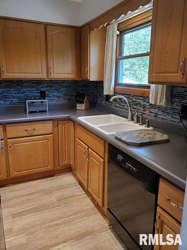 2213 18th St, Bettendorf, IA 52722 - photo 7