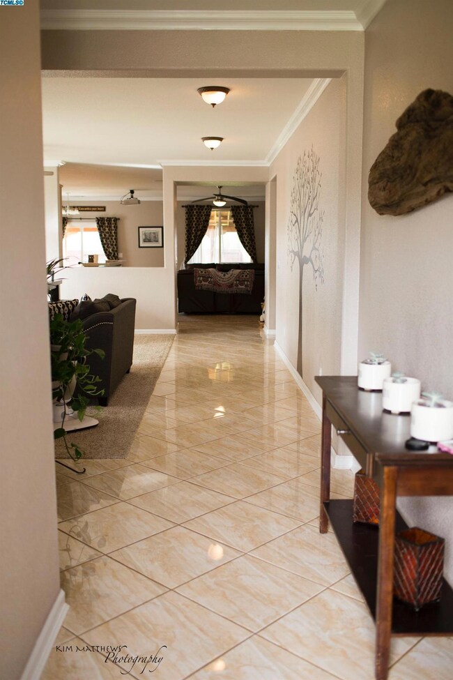 643 N Maurer St, Porterville, CA 93257 - photo 3