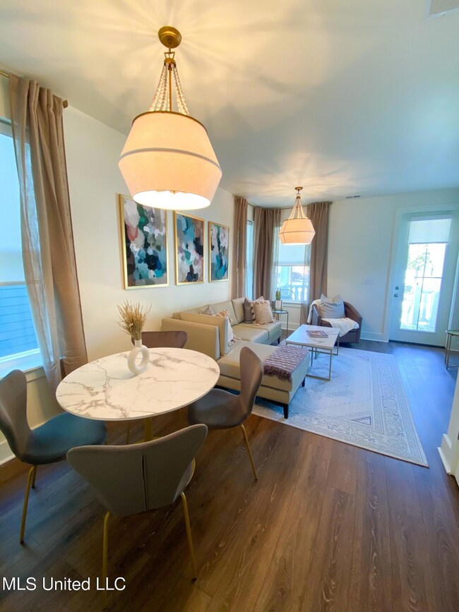 2207 Government St unit 8, Ocean Springs, MS 39564 - photo 6