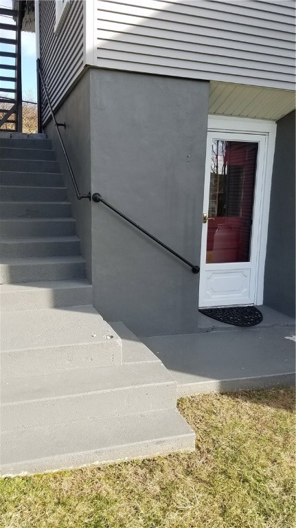 8 Angell St, West Warwick, RI 02893 - photo 3