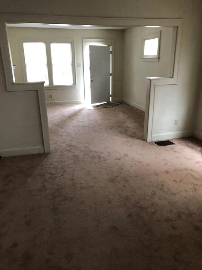 1119-21 E 18th 1