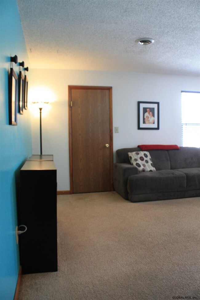 202 Cambridge Manor Dr unit 202, Schenectady, NY 12302 - photo 4