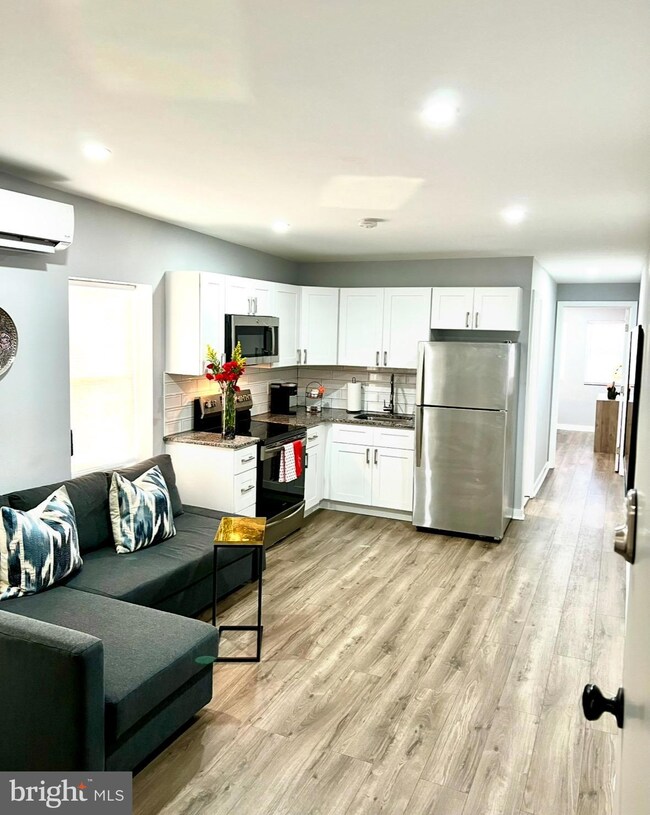 4087 1/2 Lancaster Ave unit 2, Philadelphia, PA 19104 - photo 4