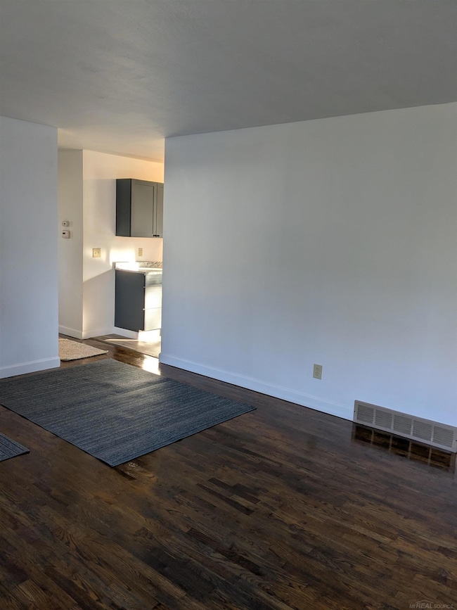 5050 Carnegie St, Saginaw, MI 48601 - photo 6